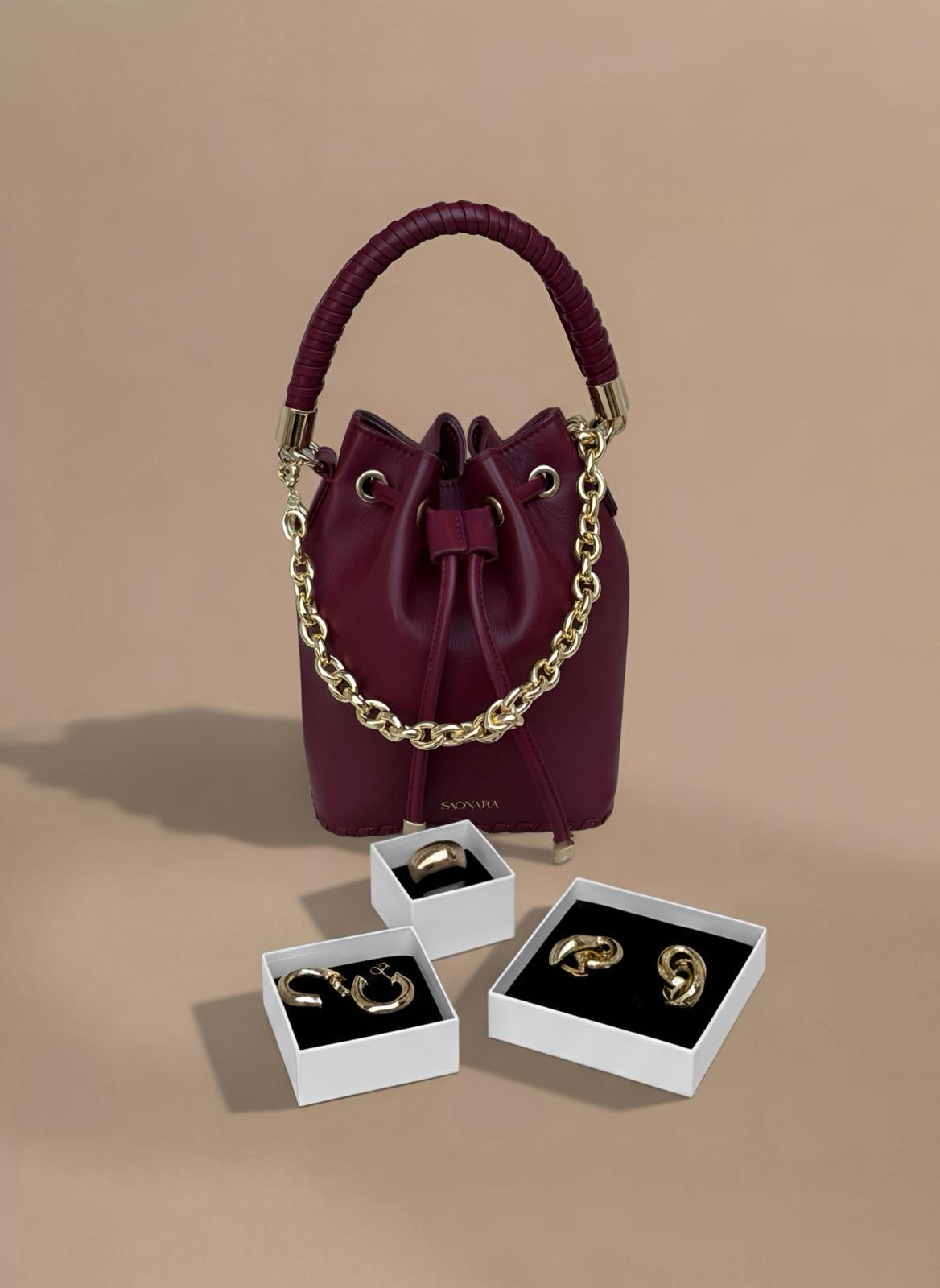 Total Look NUNU & SAONARA Mini Bucket