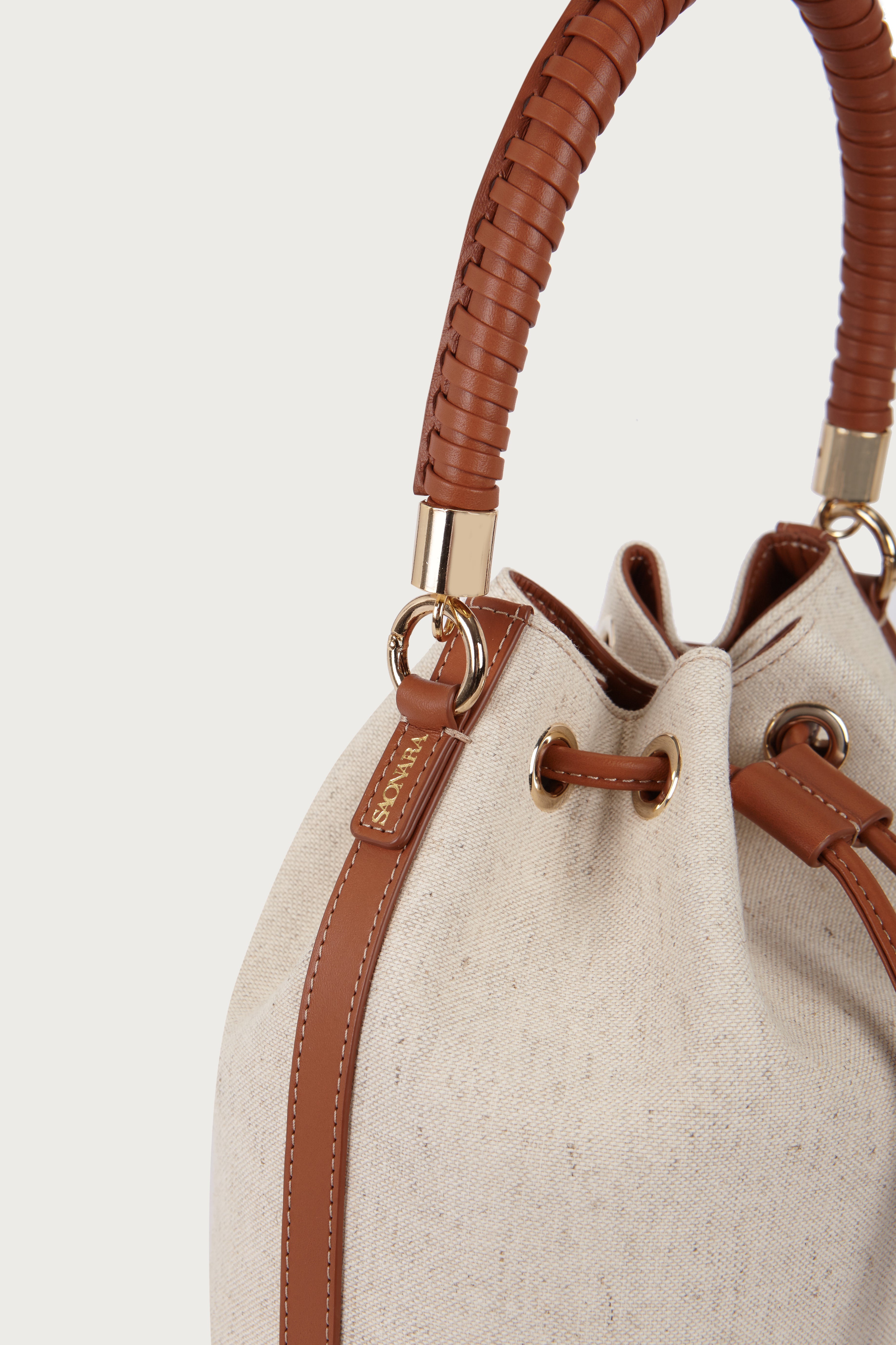 SAONARA BUCKET LINEN/CARAMEL LEATHER