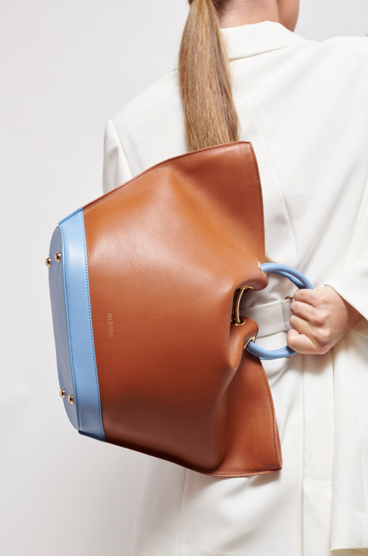 Capazo Bag Caramel/Blue Sky Leather