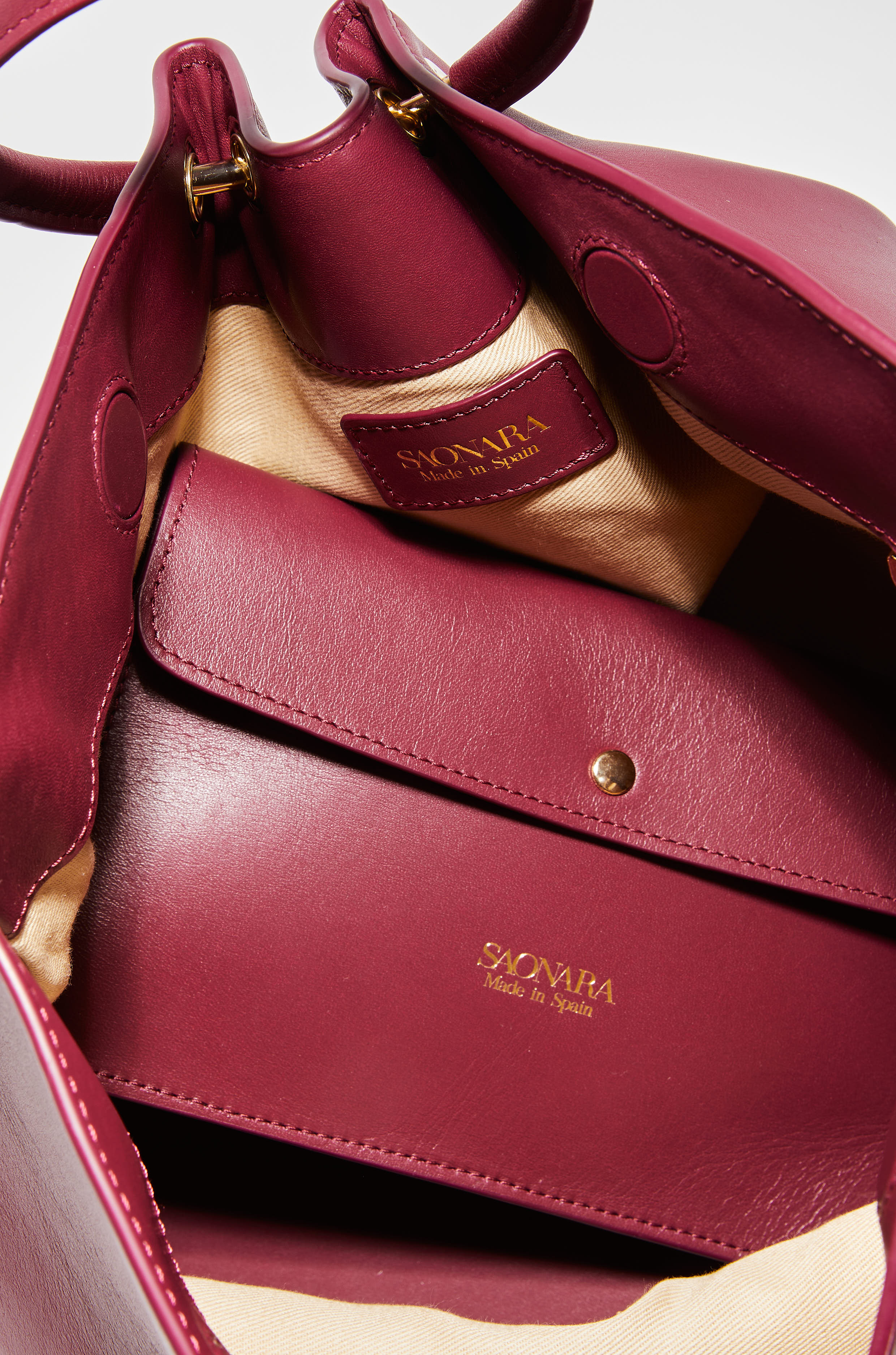 SAONARA CAPAZO BERRY LEATHER