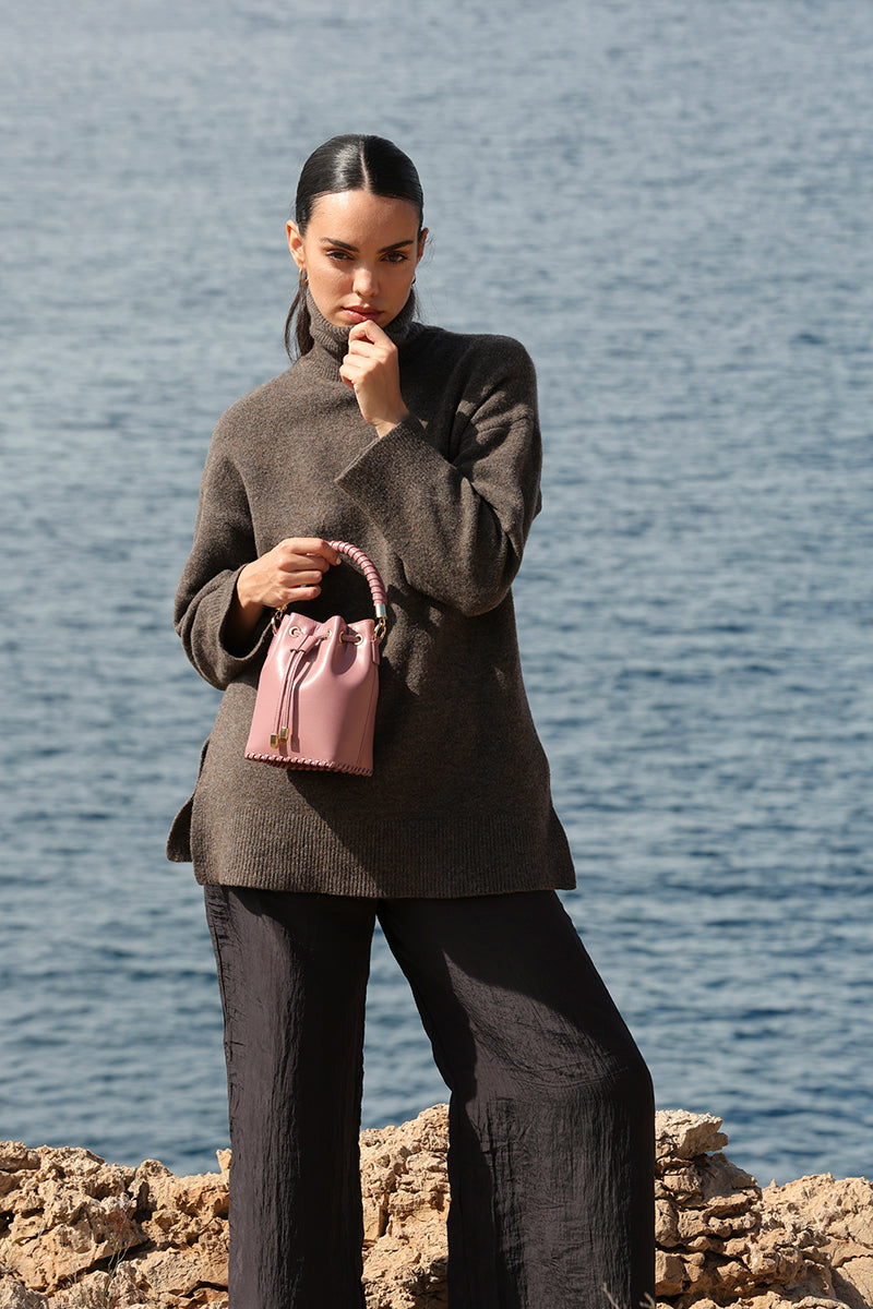 SAONARA MINI BUCKET BERRY LEATHER