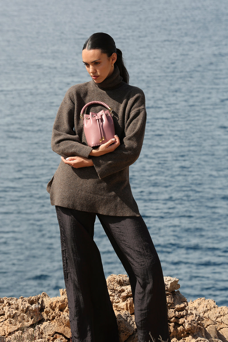 SAONARA MINI BUCKET BERRY LEATHER