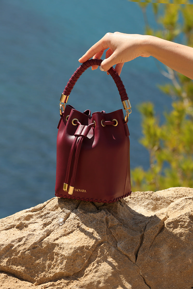 SAONARA MINI BUCKET BERRY LEATHER